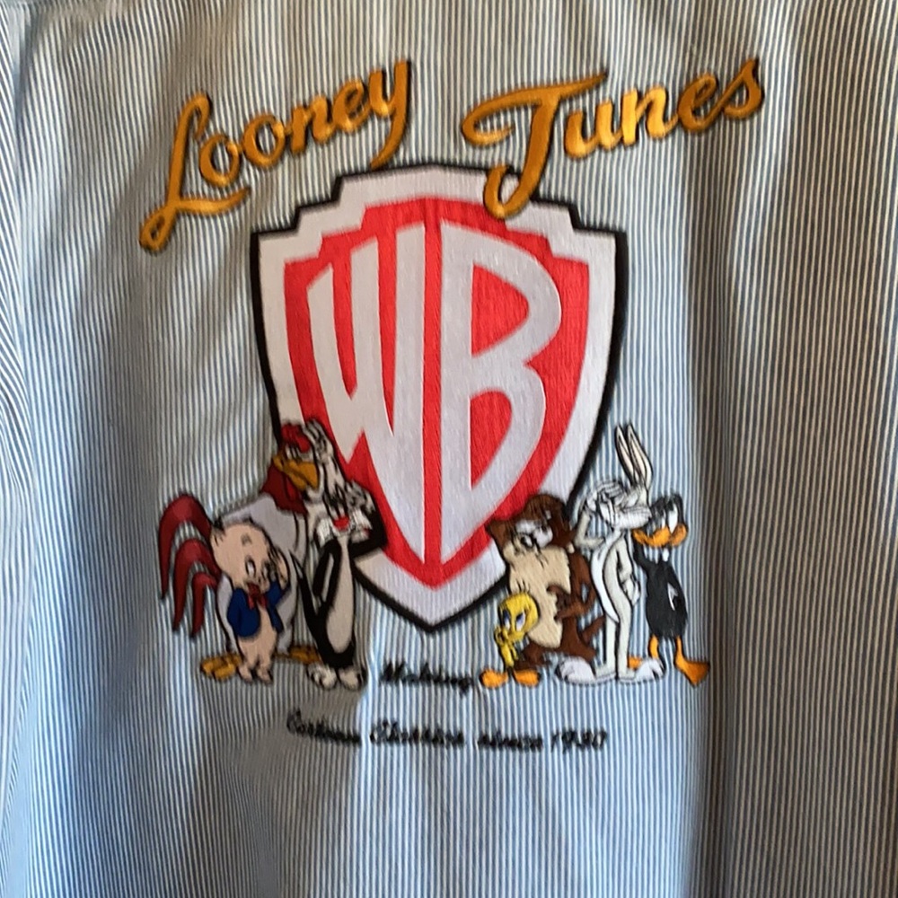 Warner Bros. size medium Looney Tunes shirt